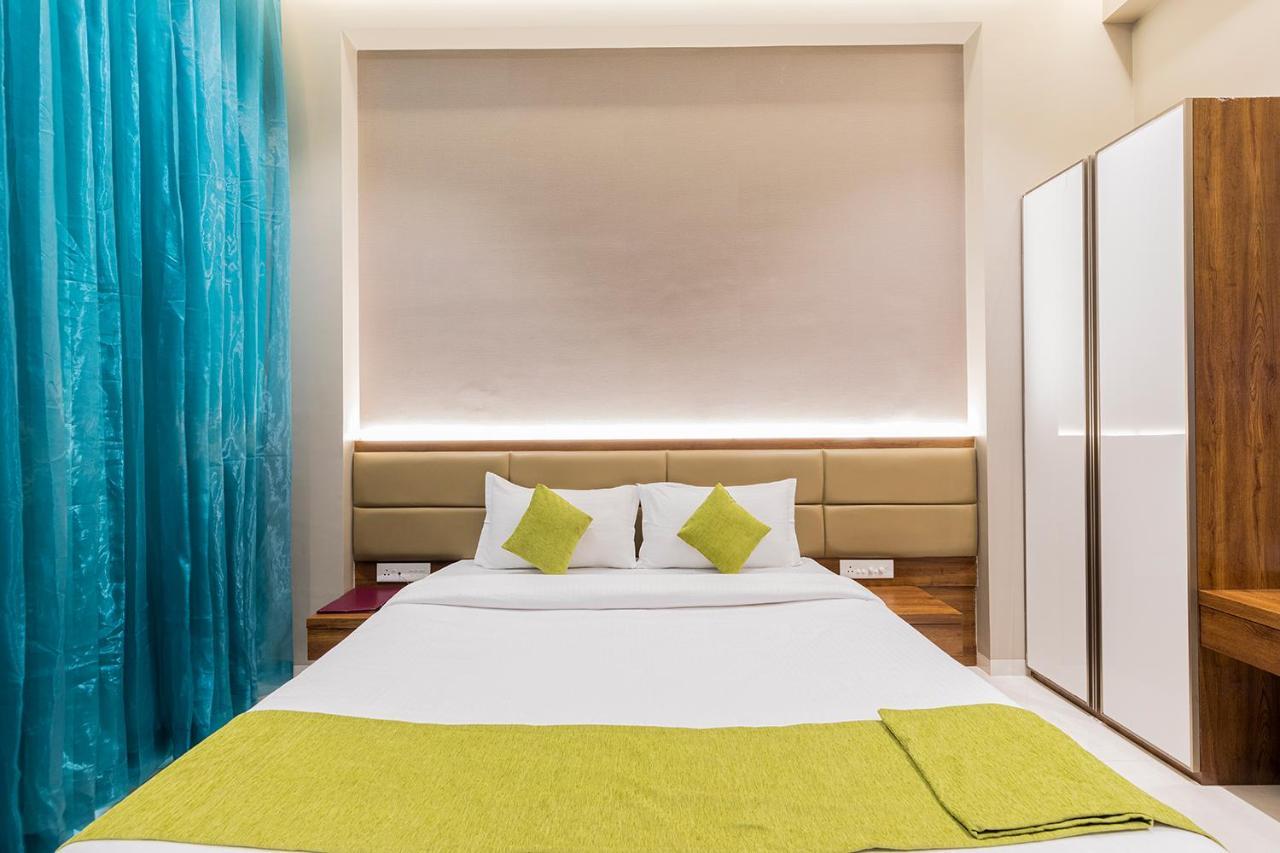 Hotel Seven Oaks Navi Mumbai Buitenkant foto