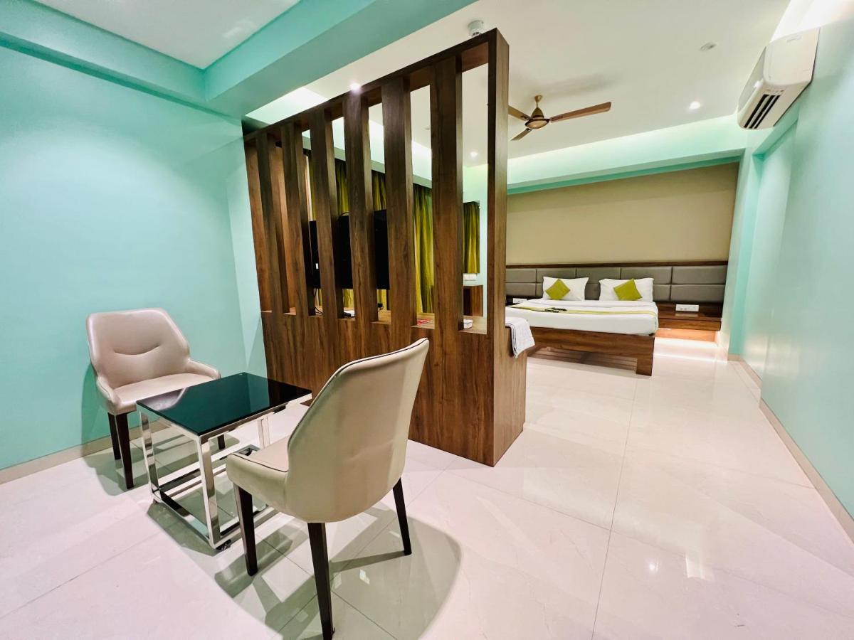 Hotel Seven Oaks Navi Mumbai Buitenkant foto
